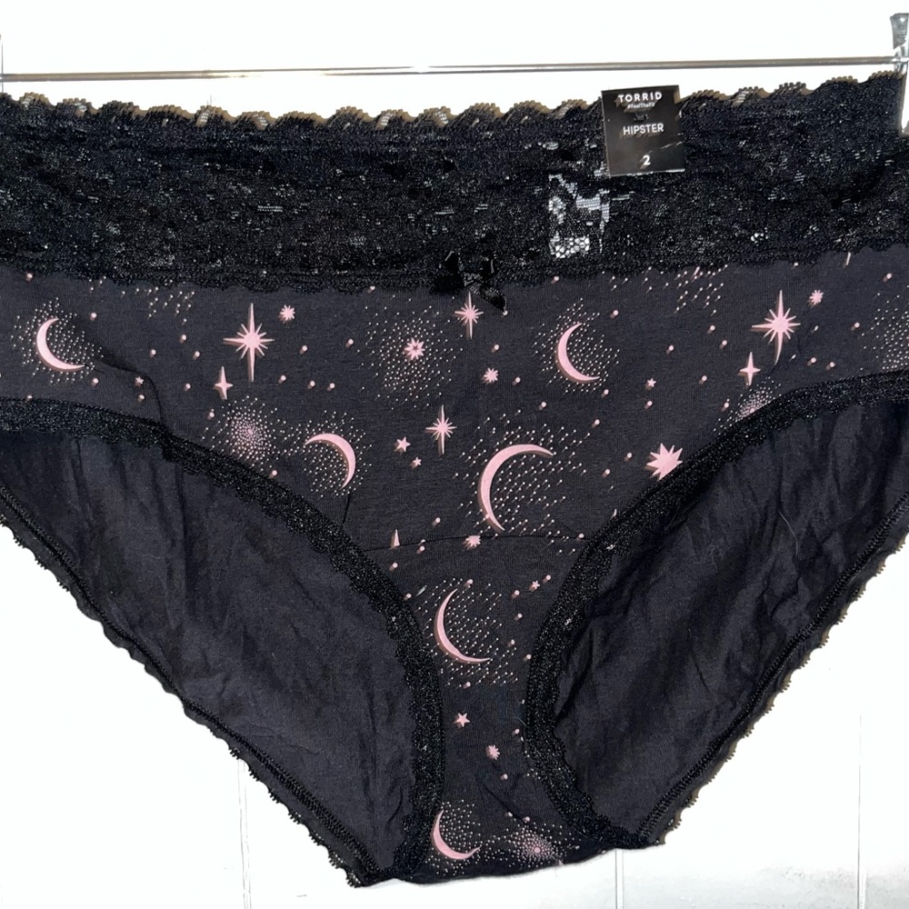 Torrid mid-rise hipster lace trim panty